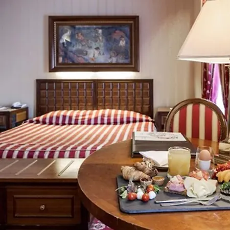 Grand Hotel