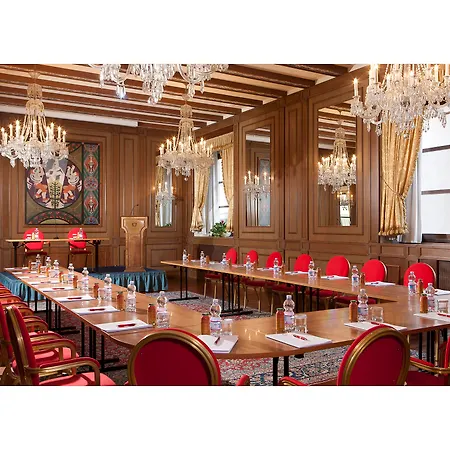 Grand Hotel