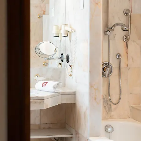 Ξενοδοχείο Grand