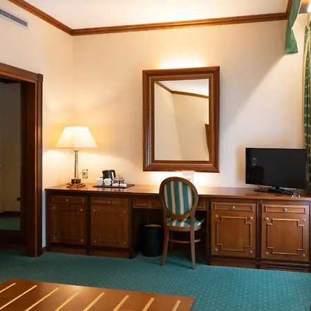 Grand Hotel