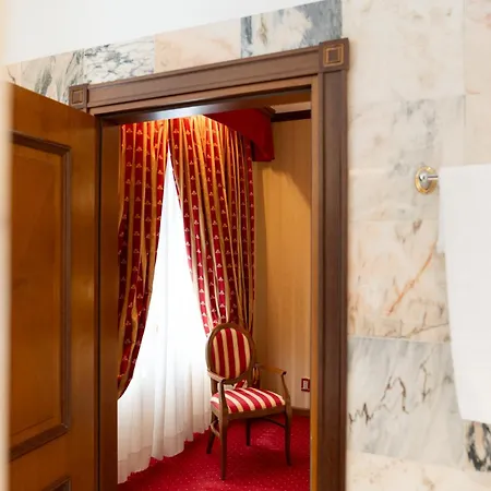 Hotel Grand 4*