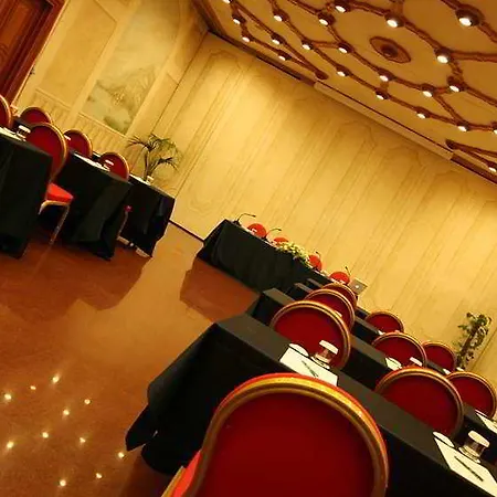 Grand 4*